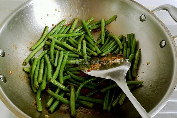 蒜蓉豇豆的做法图解11