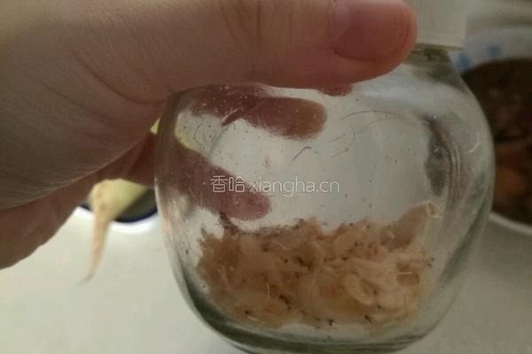 炝炒圆白菜的做法图解2