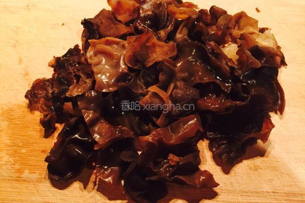 云耳香菇蒸鸡翅的做法图解6
