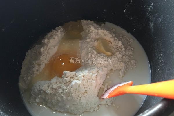 蜂蜜辫子软麻花的做法图解1