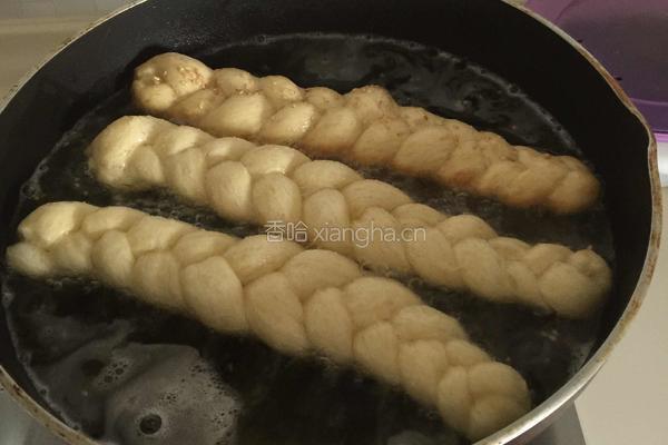 蜂蜜辫子软麻花的做法图解13