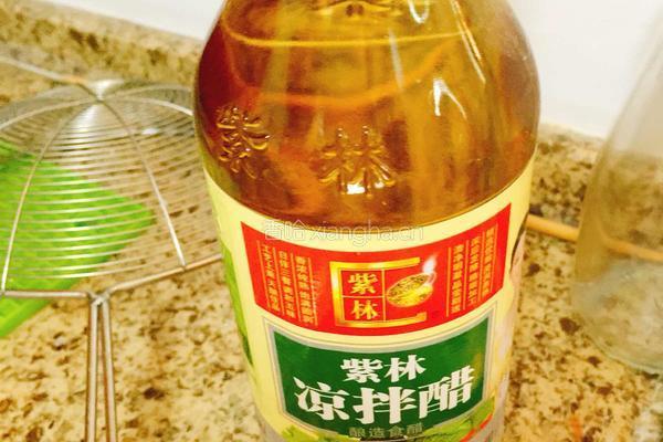 “兮子凉菜大全”之凉拌西芹条的做法图解3