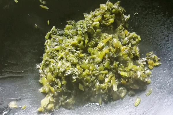 雪菜黄鱼汤的做法图解6