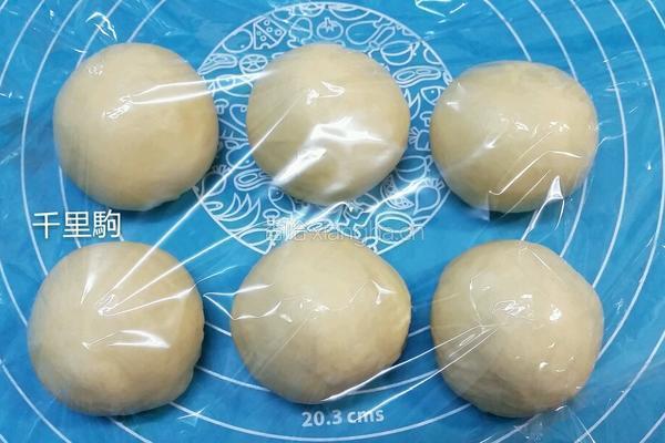 黄油花朵面包的做法图解4