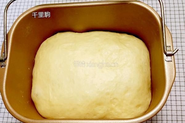 蓝莓酱面包卷的做法图解3