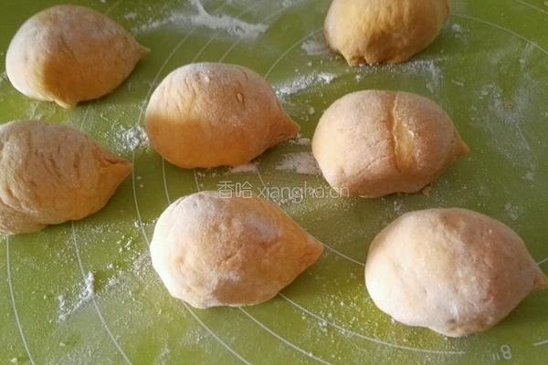 小刺猬南瓜豆沙包的做法图解8
