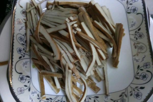 凉拌豆干的做法图解1