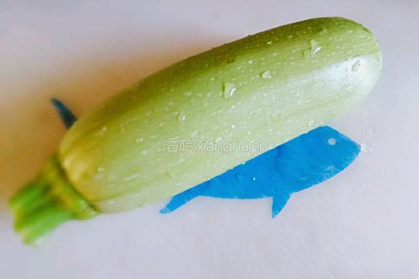 西葫芦炒肉的做法图解1