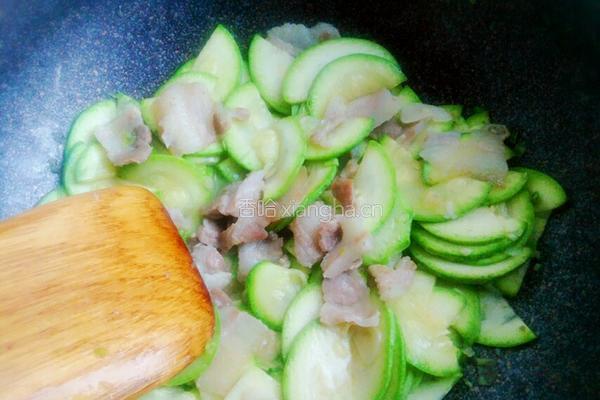 西葫芦炒肉的做法图解8