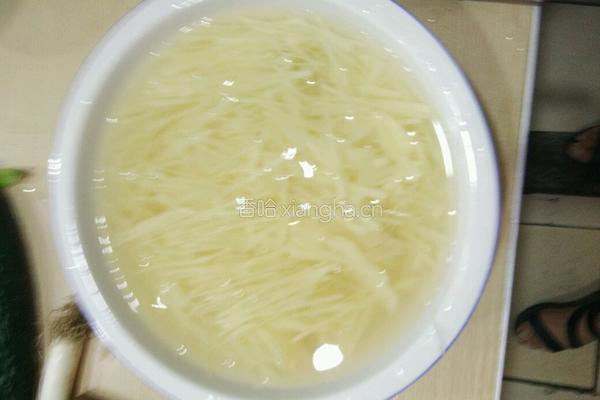 醋炝土豆丝的做法图解2