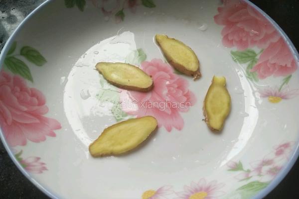 油泼花蛤的做法图解1