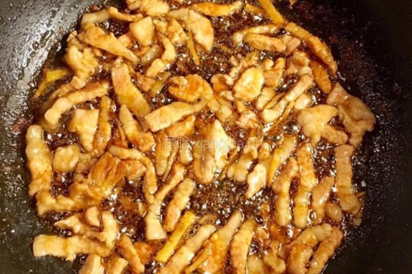 酸菜肉丝土豆粉的做法图解3