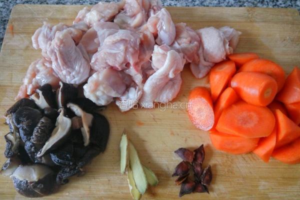香菇鸡肉焖饭的做法图解2