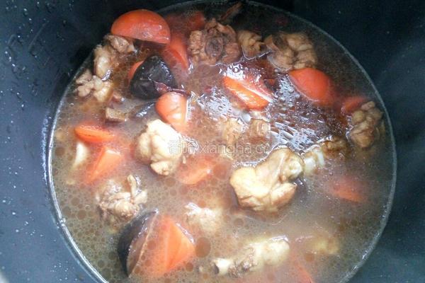 香菇鸡肉焖饭的做法图解8