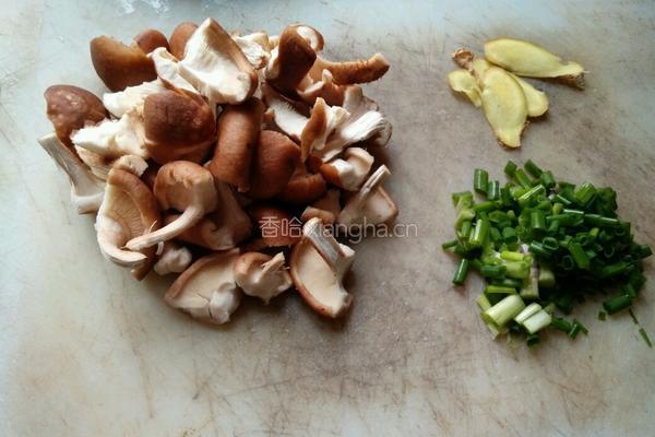 香菇炒肉片的做法图解3