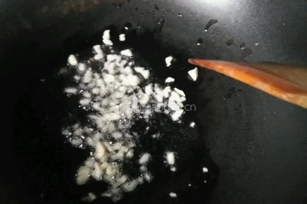 蒜香莴笋叶的做法图解4