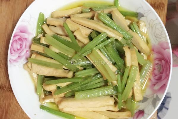 芹菜炒豆干的做法图解6