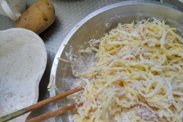 洋葱土豆饼的做法图解1