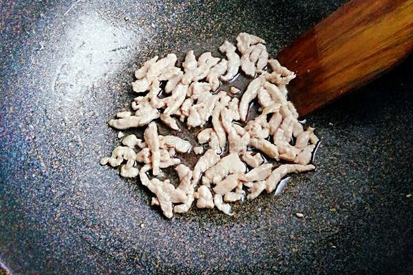 绿豆芽炒肉的做法图解6