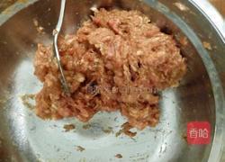 韭菜大肉饺子的做法图解3