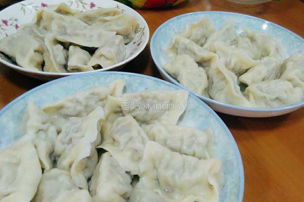 东北牛肉芹菜饺子的做法图解6
