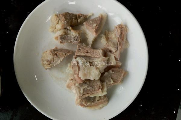 家常红绕肉的做法图解2