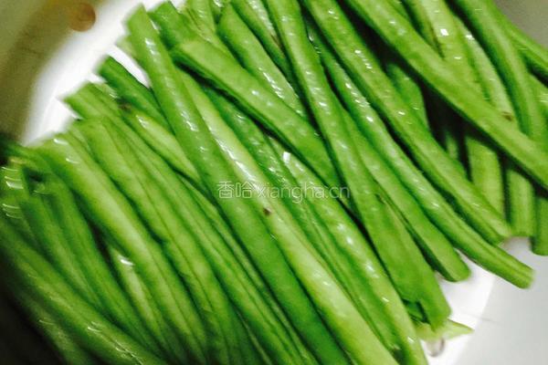 麻酱长豆角的做法图解1