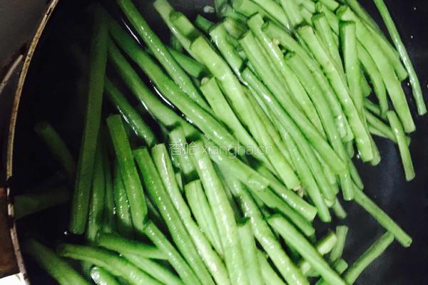 麻酱长豆角的做法图解2