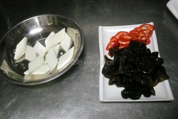清炒木耳山药的做法图解2
