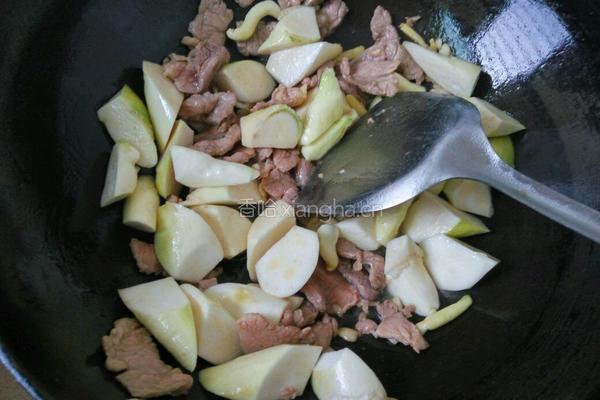 茭白烧肉的做法图解6