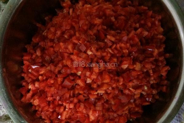 猪肉花生辣椒酱的做法图解2