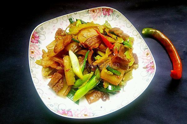 蒜苗苦瓜炒肥肉