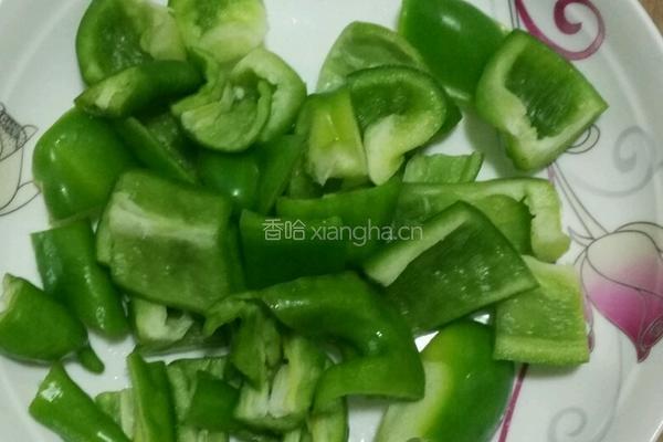 青椒炒鸡胗的做法图解5