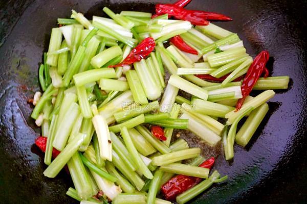 香辣土豆烧芹菜的做法图解7