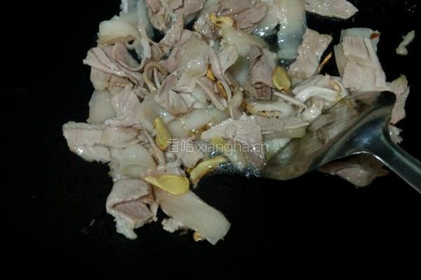 茶树菇炒回锅肉的做法图解6