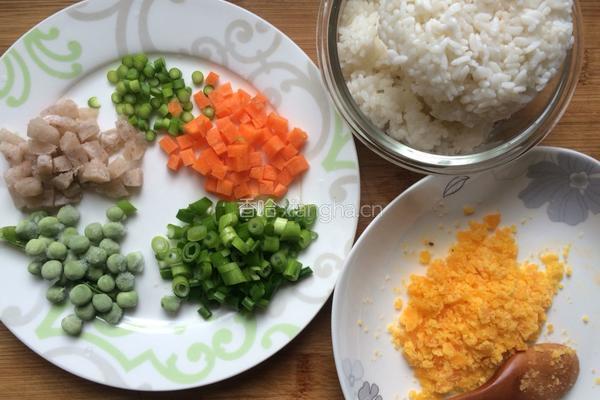 咸蛋黄炒饭的做法图解2