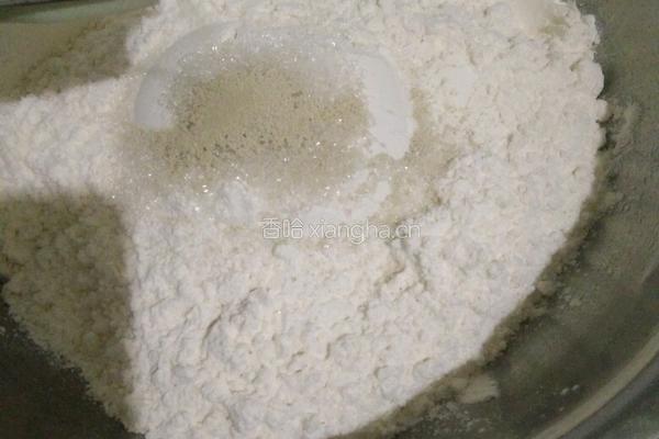 自制豆沙包的做法图解1