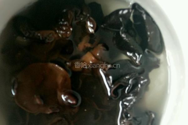 干锅土鸡的做法图解1