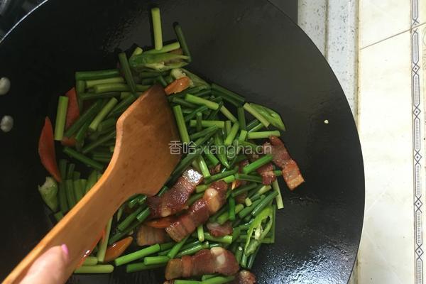 蒜苔炒腊肉的做法图解7