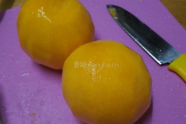 黄桃罐头的做法图解2