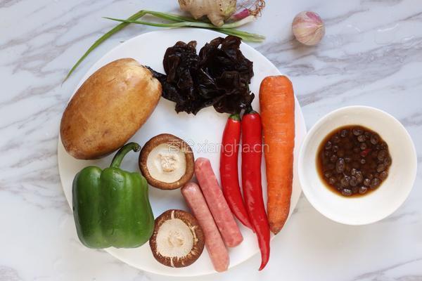 豆豉什锦炒莲藕的做法图解1