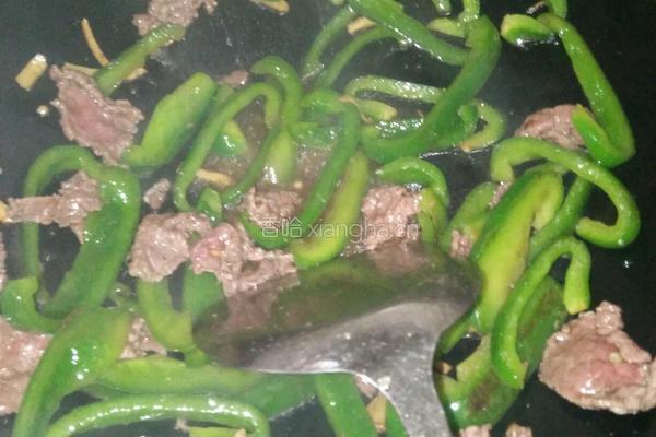 牛肉炒青椒的做法图解4