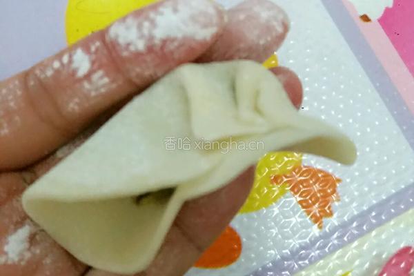 香菇鸡蛋白菜小葱饺子的做法图解7