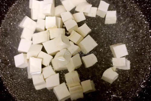 蒜蓉剁椒蒸豆腐的做法图解3
