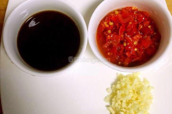 蒜蓉剁椒蒸豆腐的做法图解4