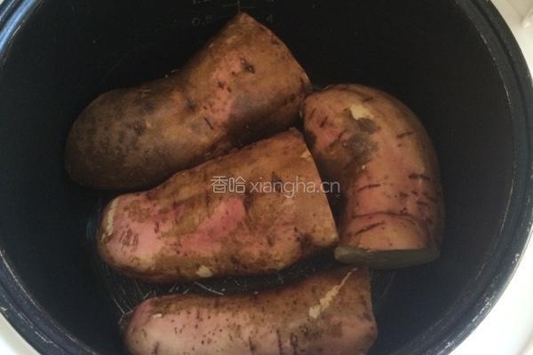 电饭煲地瓜的做法图解1