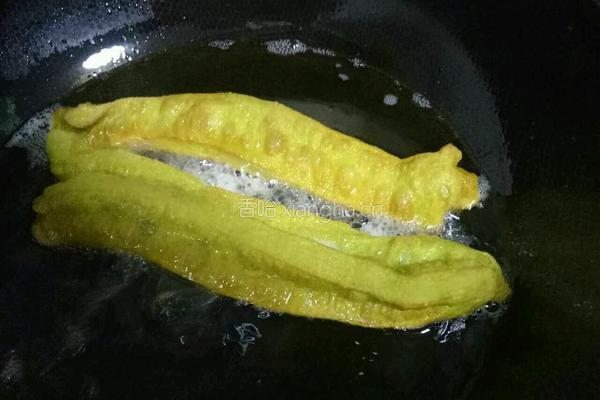 蔬菜汁油条的做法图解4