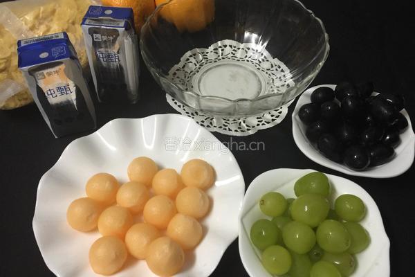 麦片水果捞的做法图解1