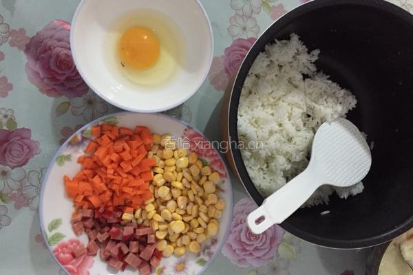 扬州炒饭的做法图解1