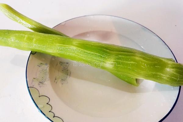 莴笋炒肉丝的做法图解1